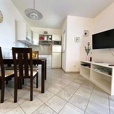 Apartments Vesna Malinska Zewnętrze zdjęcie