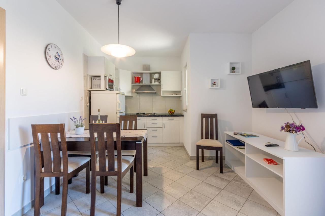 Apartments Vesna Malinska Zewnętrze zdjęcie